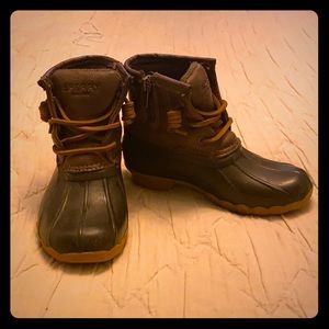 Sperry girls saltwater brown duck boots size 11  M